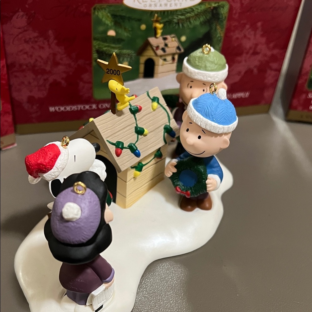 Hallmark Peanuts Keepsake Ornaments Set - c.2000 - Picture 5 of 9